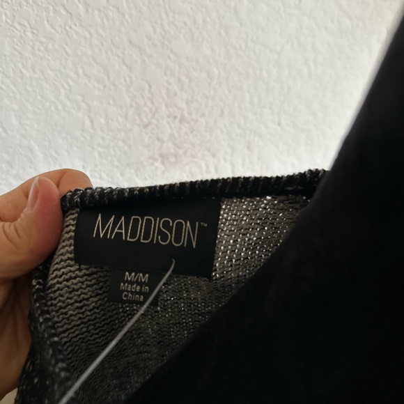 Mia Maddison Sweater Women’s M Gray Black Colorblock Long Sleeve Scoop Neck New - Picture 4 of 4